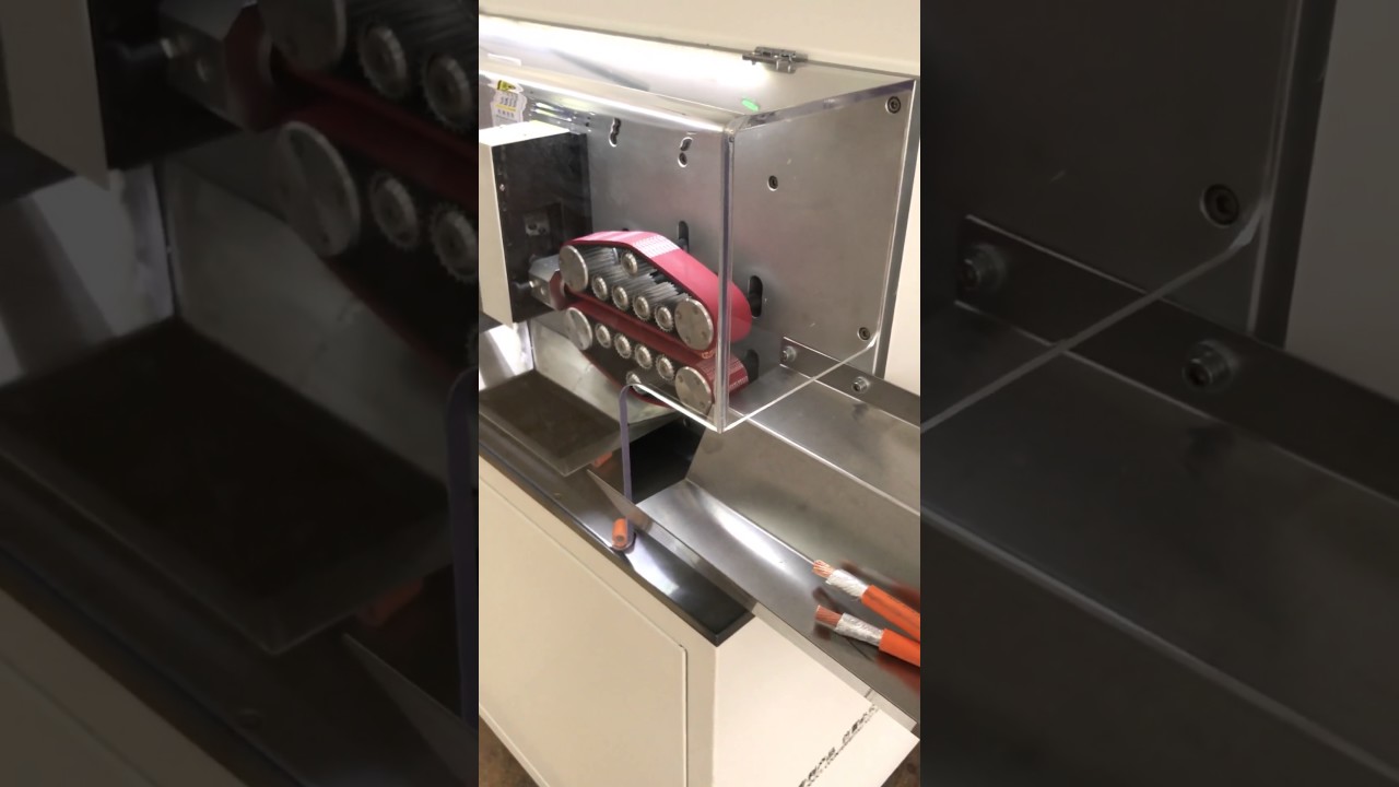 Máy tuốt và cắt dây dạng trục vít - Thiết bị gia công bó dây cho xe năng lượng mới