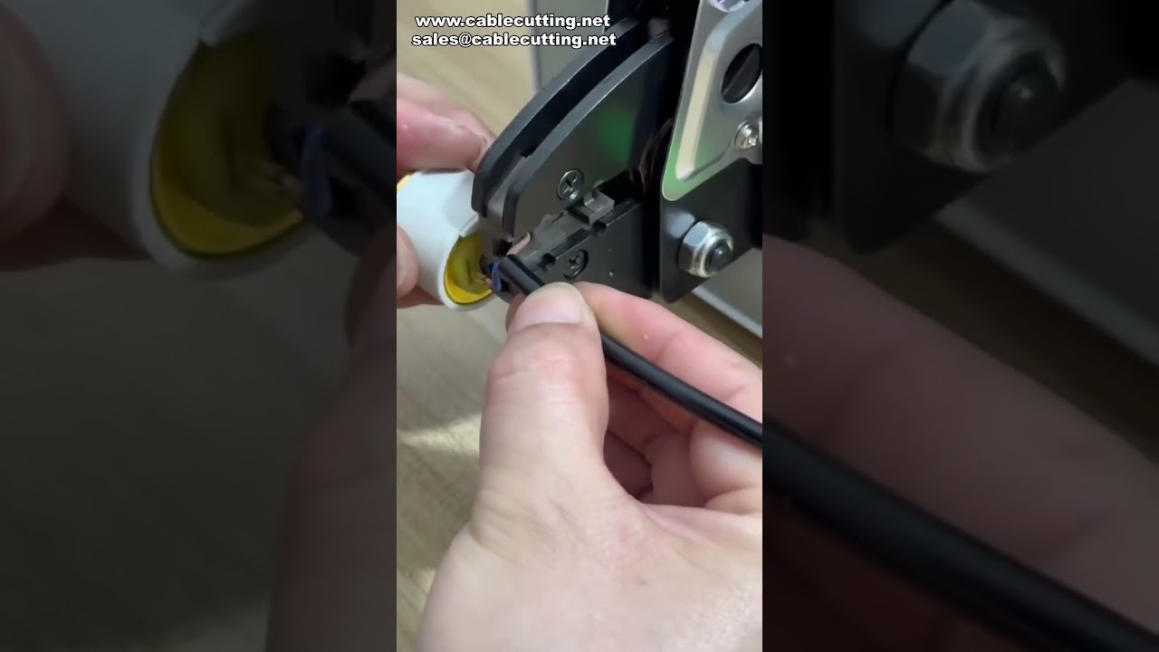 Máy bấm dây điện chuyên nghiệp cho đầu nối đèn chiếu sáng - Tự động hóa nhà máy