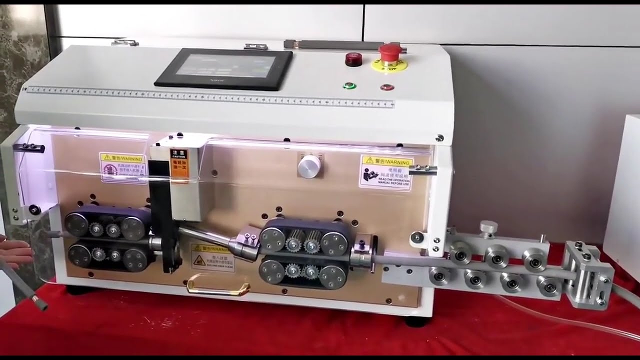 Máy tuốt dây cáp điện 35mm2 kiểu băng tải, điều chỉnh độ dài tuốt trước sau linh hoạt
