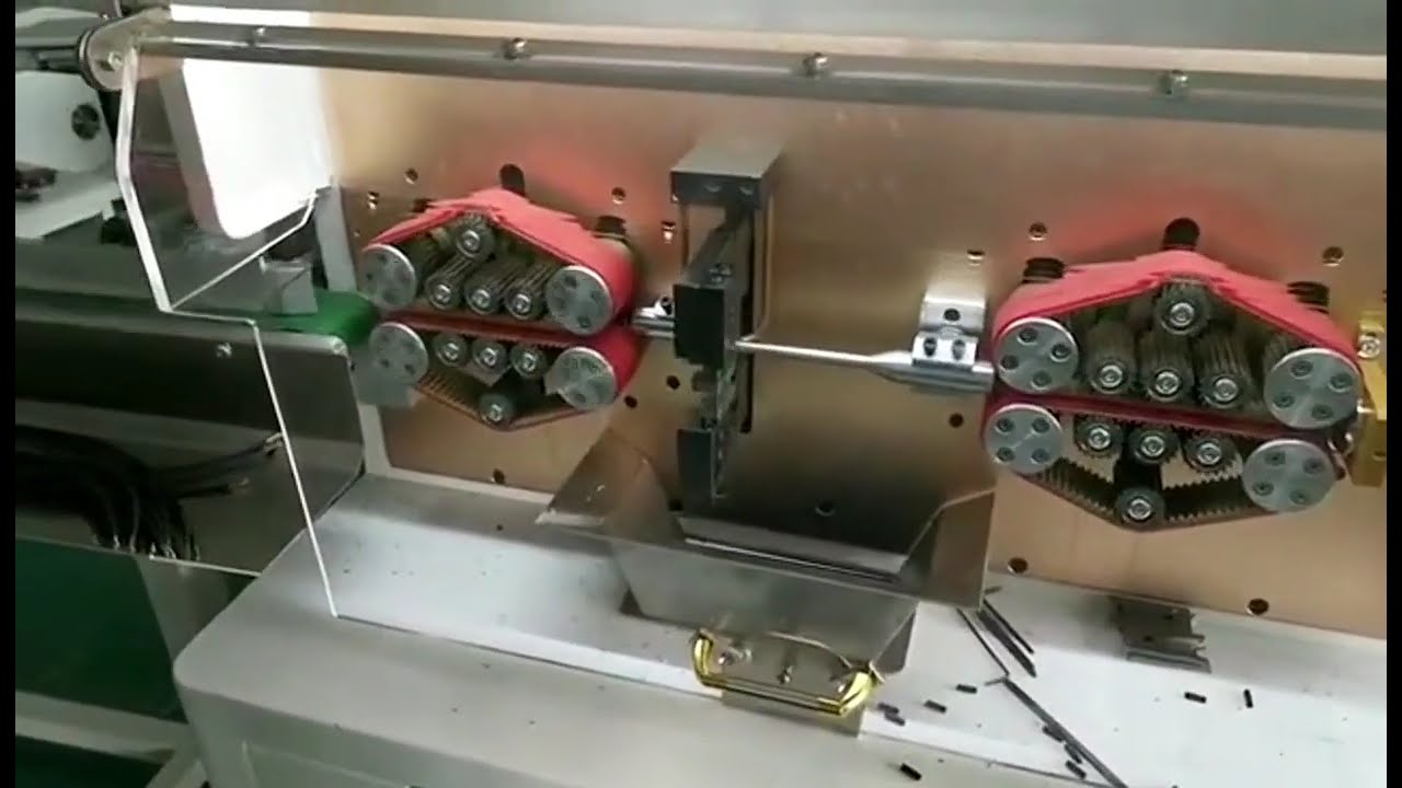 Máy tuốt dây cáp vuông cỡ lớn - Cắt và tuốt dây lên đến 300mm² tự động
