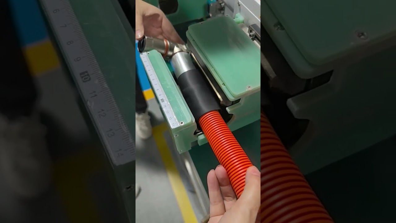 Máy sưởi ống gợn sóng dây điện EV đảm bảo phân phối keo co nhiệt đồng đều hoàn hảo.