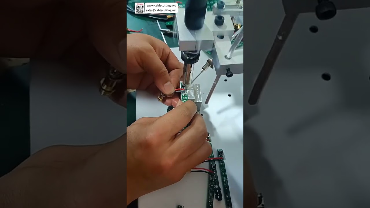 Máy hàn dây bán tự động Hàn góc điểm đơn cho các đầu nối khó tiếp cận